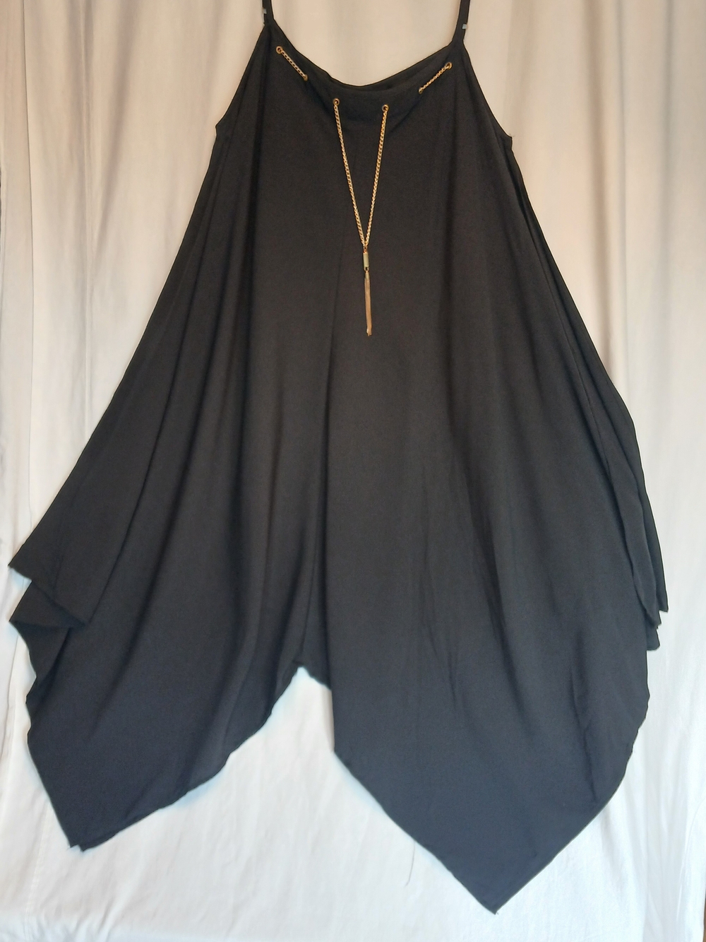 Black Flowy Sleeveless Pointed Hem Chain Neckline Dress 1X New!